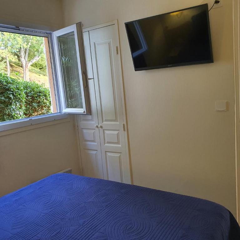 Les ISSAMBRES appart 6 pers grande terrasse superbe vue mer et golfe de saint Tropez, piscine - Appartement 2 Chambres - 22