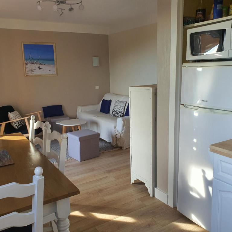 Les ISSAMBRES appart 6 pers grande terrasse superbe vue mer et golfe de saint Tropez, piscine - Appartement 2 Chambres - 15