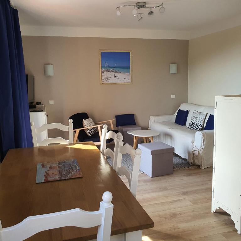 Les ISSAMBRES appart 6 pers grande terrasse superbe vue mer et golfe de saint Tropez, piscine - Appartement 2 Chambres - 16