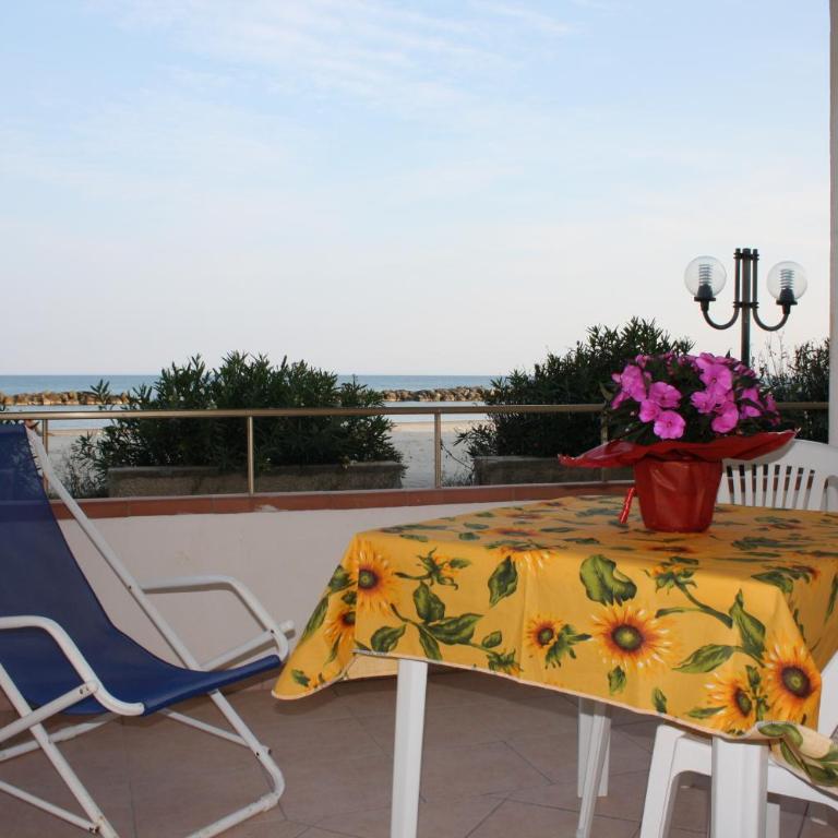 Case La Spiaggia - Two-Bedroom Apartment with Sea View - 26