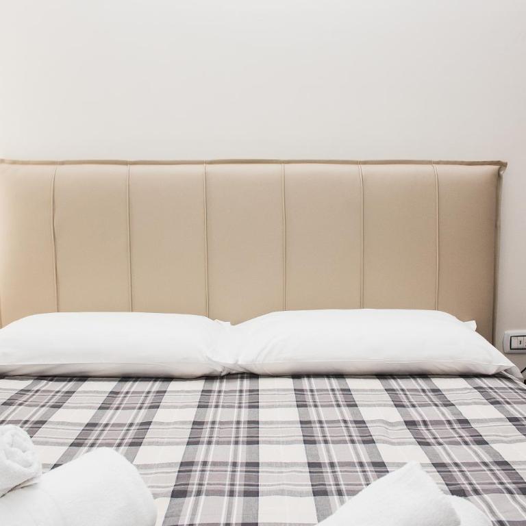 BARBAJA SUITES IN STREET TOLEDO 205 - Triple Room with Private Bathroom - 19