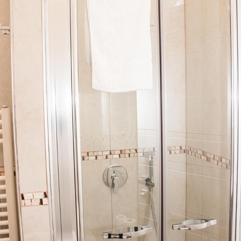 BARBAJA SUITES IN STREET TOLEDO 205 - Triple Room with Private Bathroom - 23