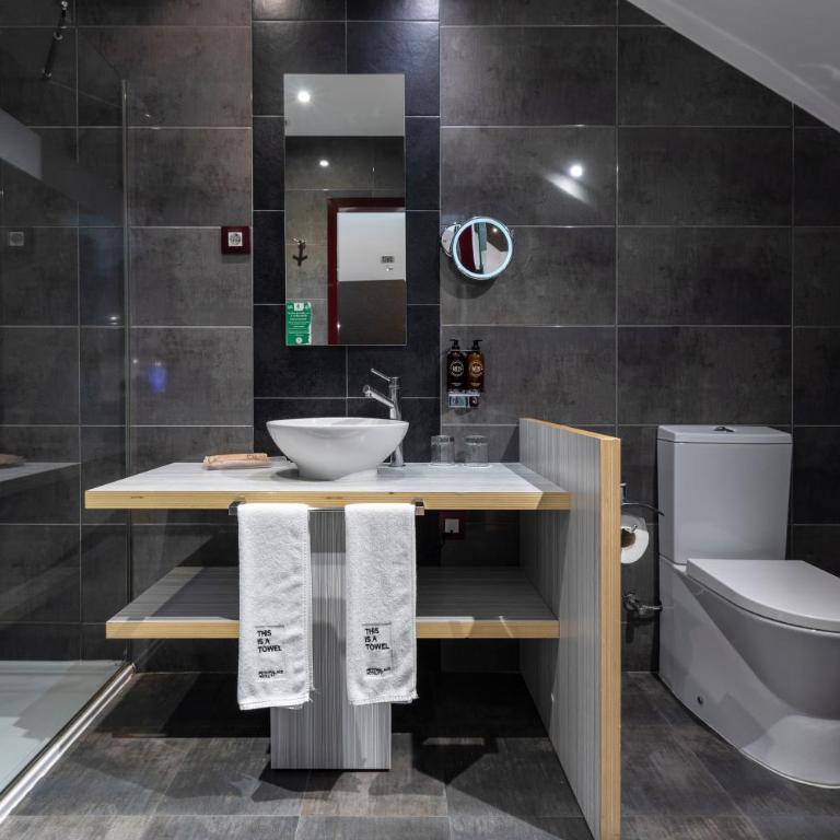 Petit Palace Santa Bárbara - Habitación Cuádruple (4 adultos) - 8