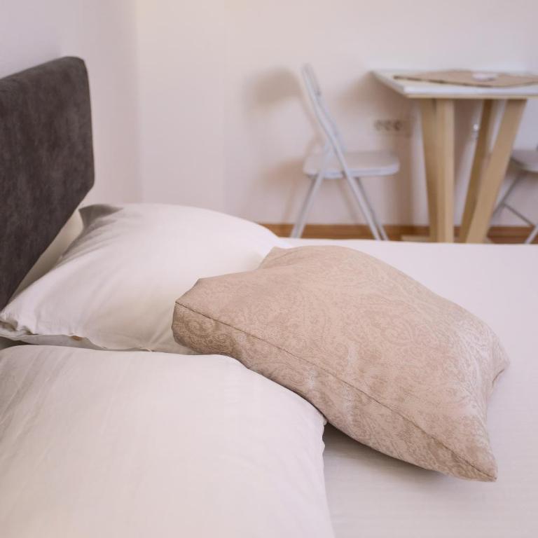 Guesthouse Aurora - Family Double Room - 4
