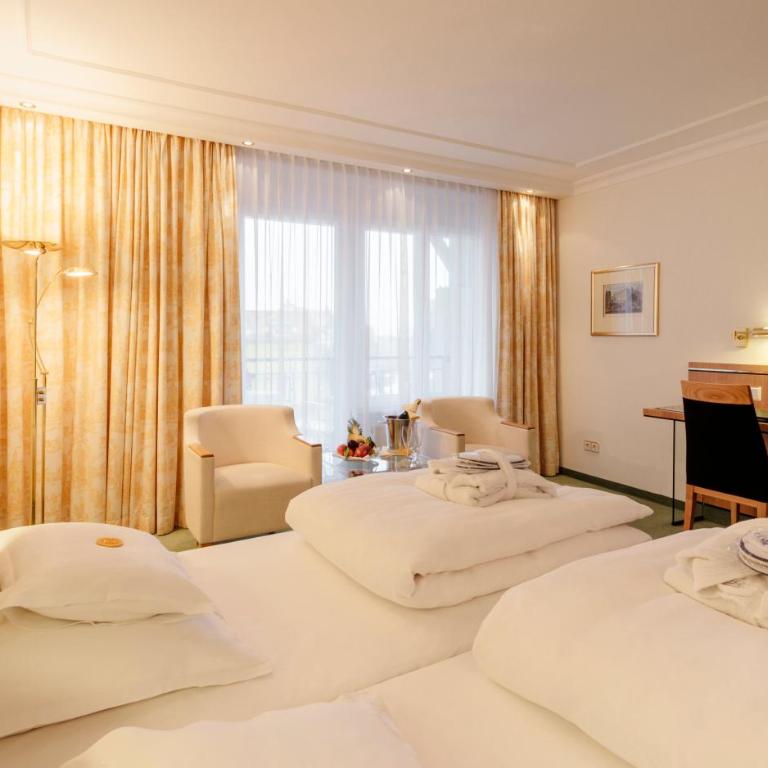 Hotel Bayerischer Hof - Doppelzimmer mit Gartenblick - 1