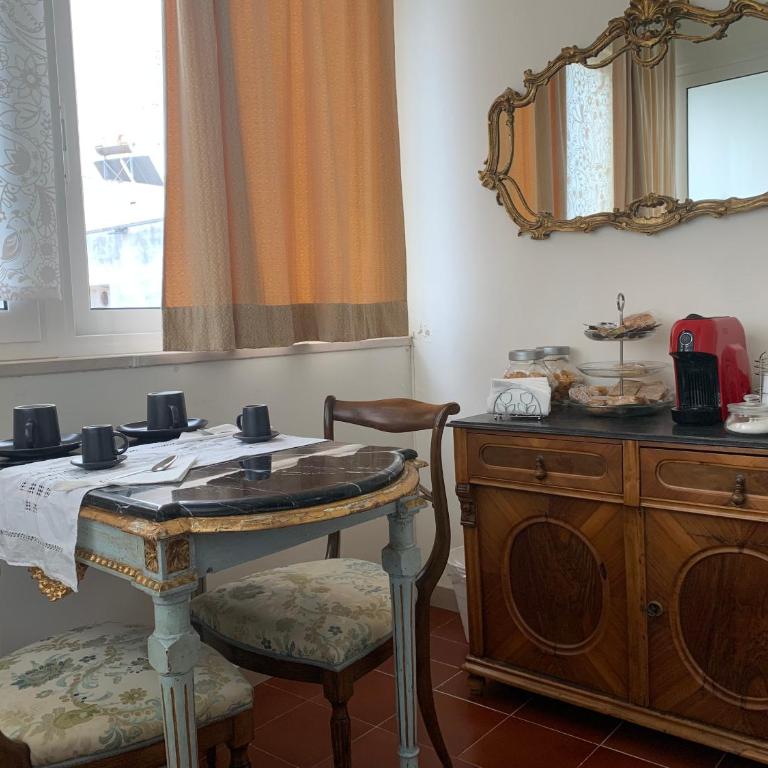 La Casa di Emanuella - Rooms & International Suites - Camera King - 26