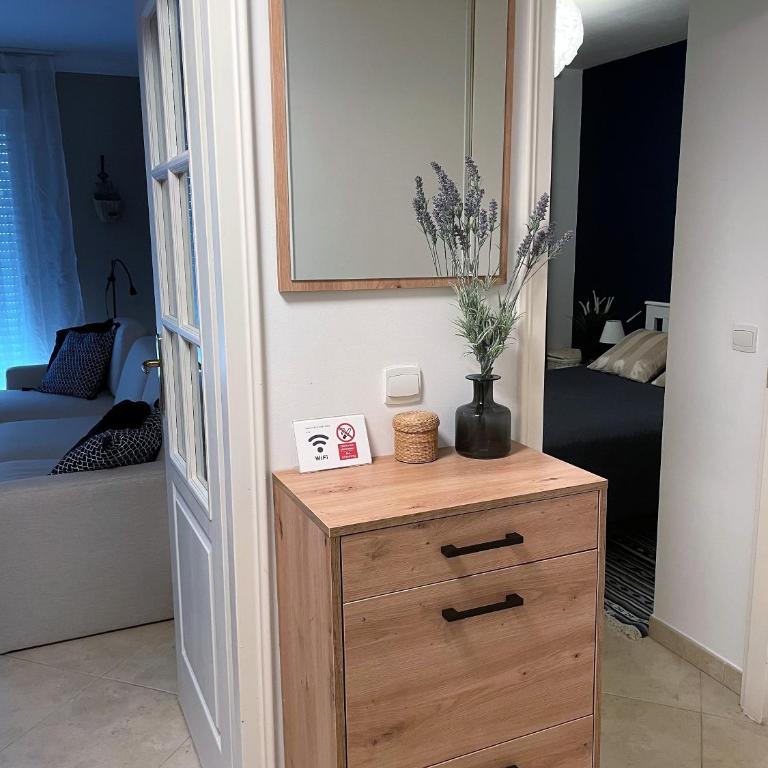 Feels like home JUAN FLORE - Air-conditioned furnished apartment with terrace & parking - Appartement 1 Chambre - 11