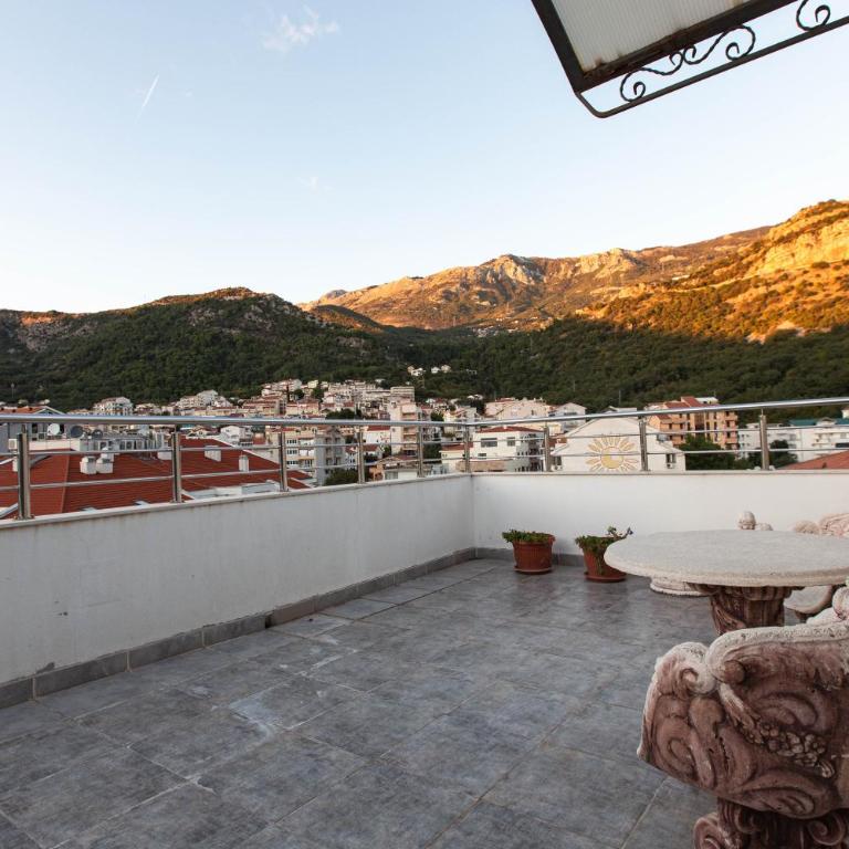 Penthouse Lamela Budva - One-Bedroom Apartment - 10