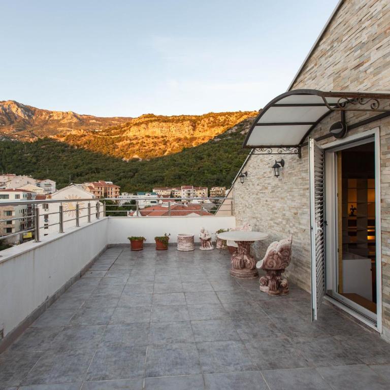 Penthouse Lamela Budva - One-Bedroom Apartment - 1