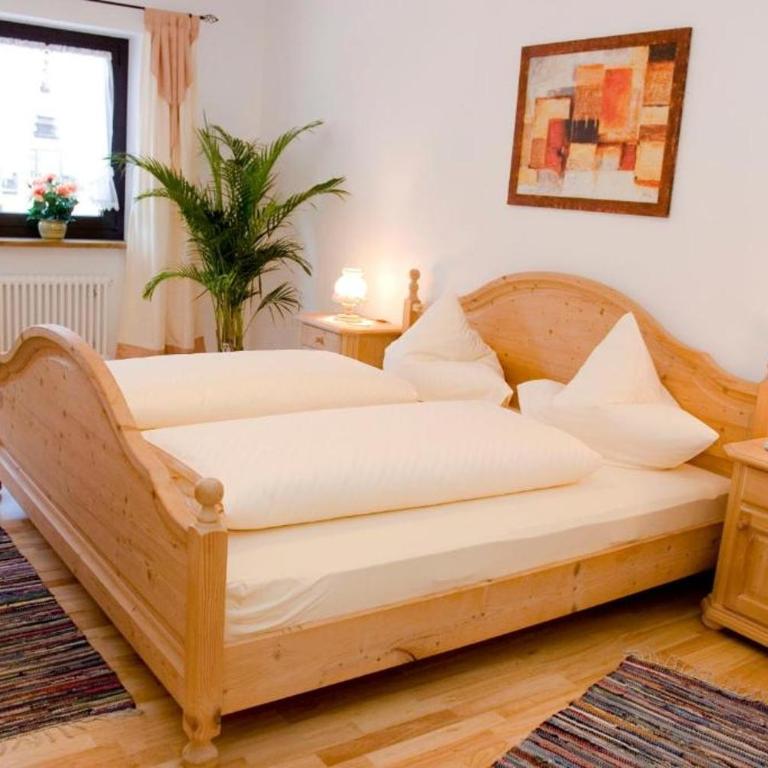 Ferienwohnungen am Westernberg inkl. Chiemgaukarte - Apartment mit Balkon - 3