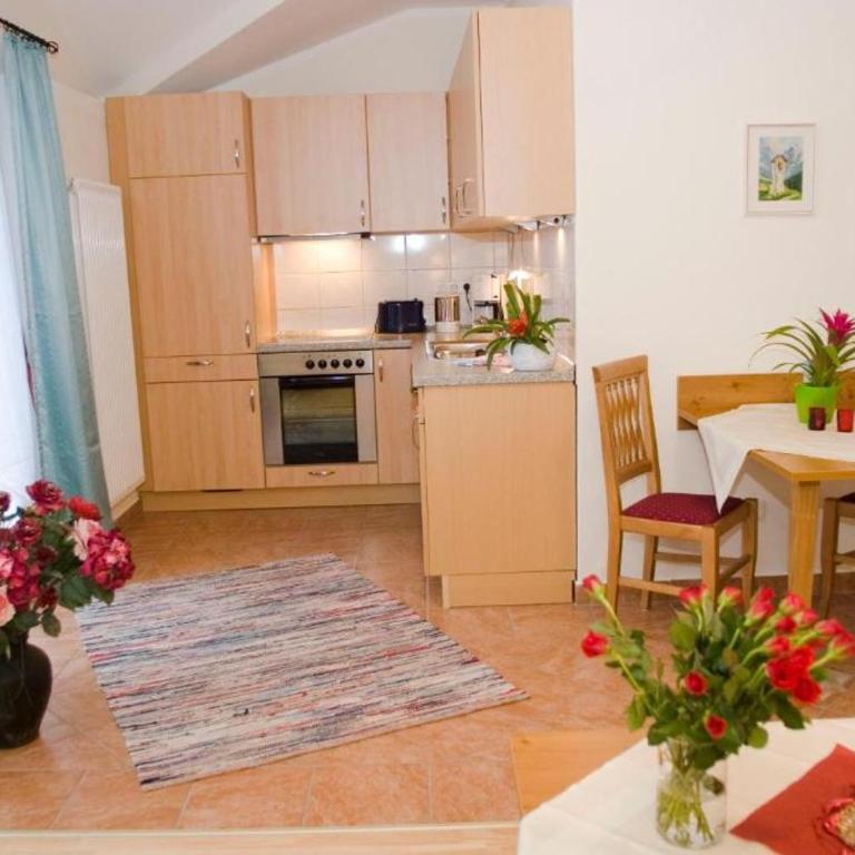 Ferienwohnungen am Westernberg inkl. Chiemgaukarte - Apartment mit Gartenblick - 1