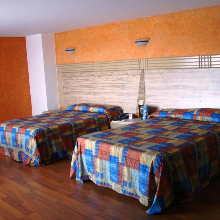 Hotel Cervantes - Habitación Doble - 2 camas dobles - 2