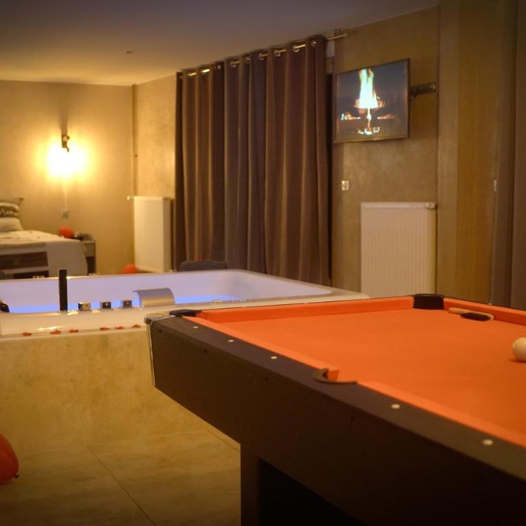 LE LOFT A BULLES (85m2 Jacuzzi Hammam Billiard Bar Douche Sauna) - Apartamento de 1 dormitorio - 8