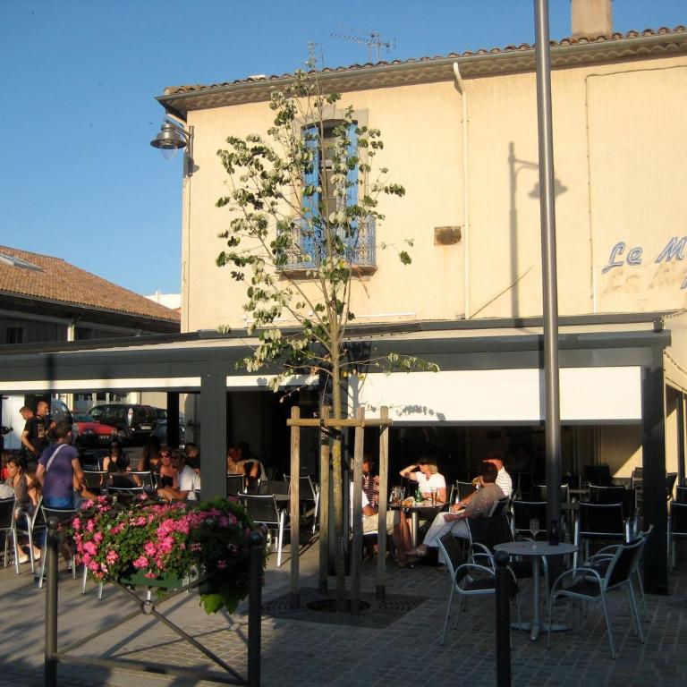 Marseillan 18th Century 2-Bed House Sleeps 6 - Chambre Double - Vue sur Parc - 14