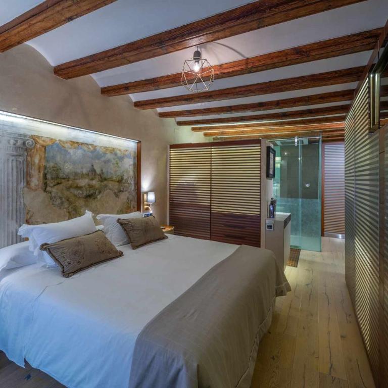 El Palacio de Argensola by Alogest - Two-Bedroom Apartment - 8
