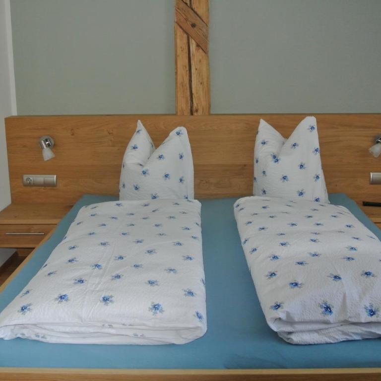 Haus Fischer Nassfeldblick - Familienzimmer mit Bad - 4