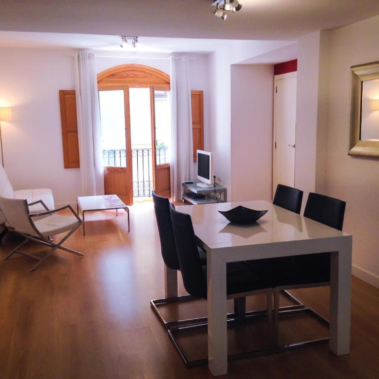Edificio Palomar - PalomarGroup - Two-Bedroom Apartment with Balcony - 9