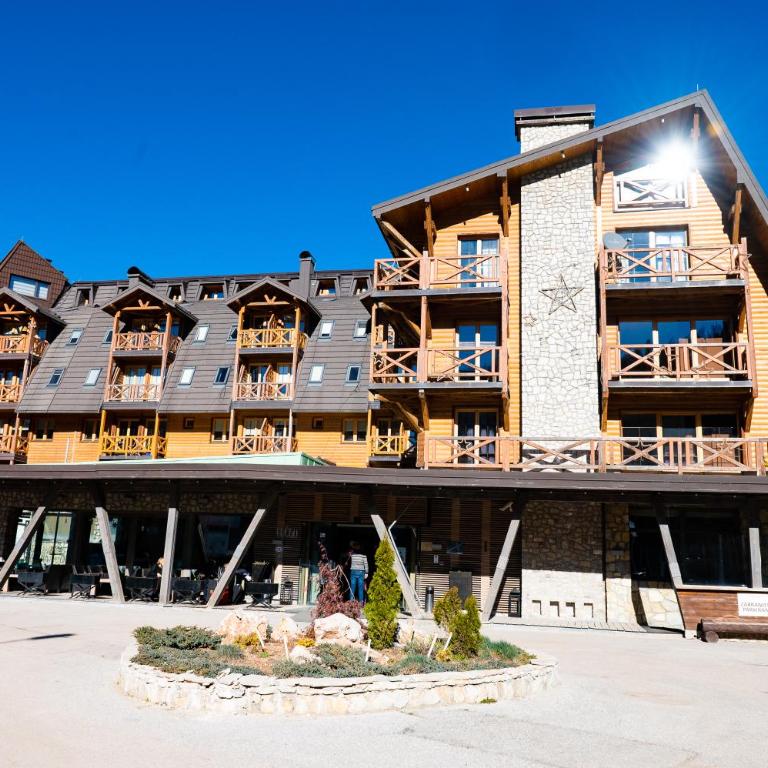 Apartman 107 in Aparthotel Vučko Jahorina - Ski & relax - private host - Apartment - 2