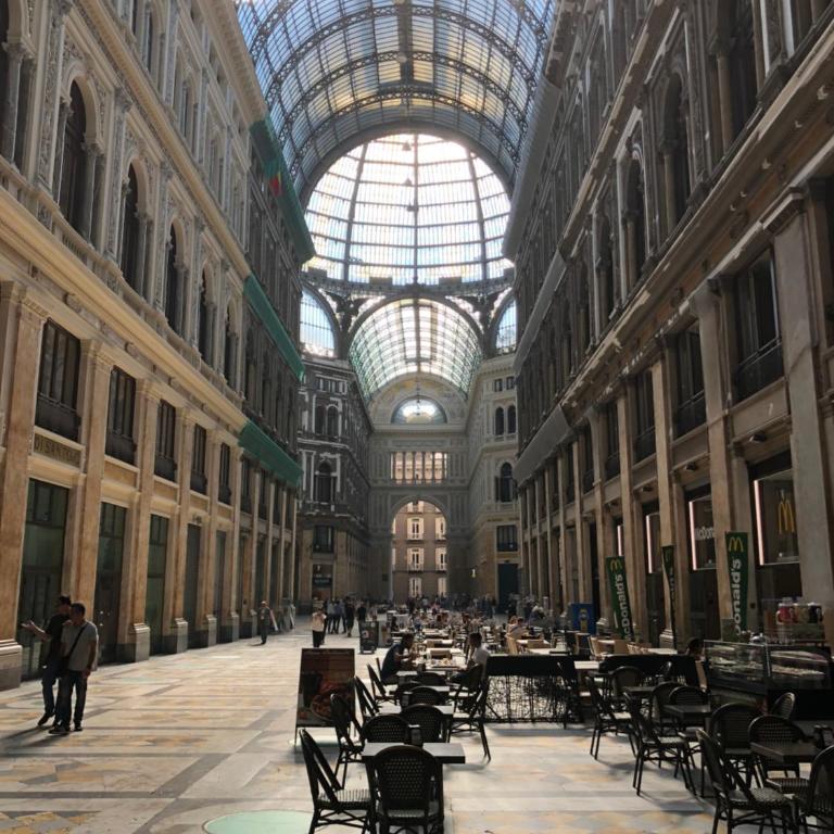 Caruso Place Luxury Rooms & Suites - Suite con Vista sulla Galleria e su una Strada - 4