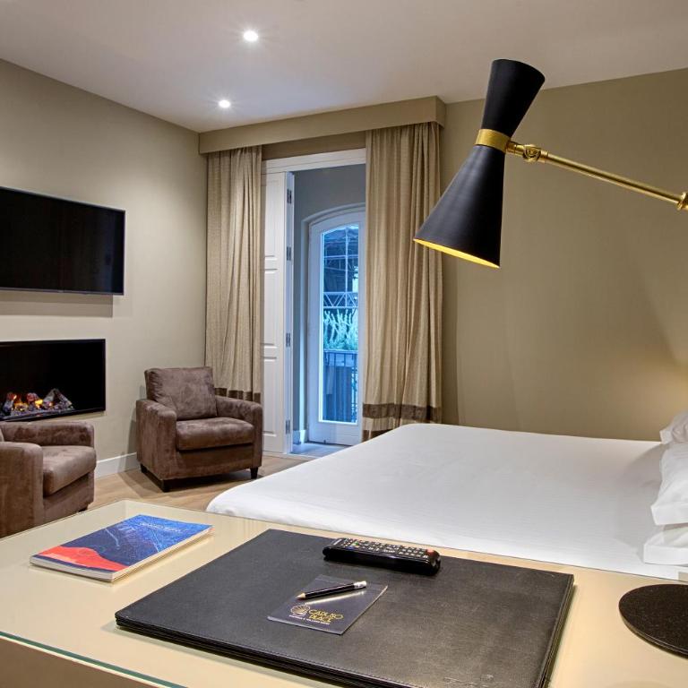 Caruso Place Luxury Rooms & Suites - Suite con Vista sulla Galleria e su una Strada - 3