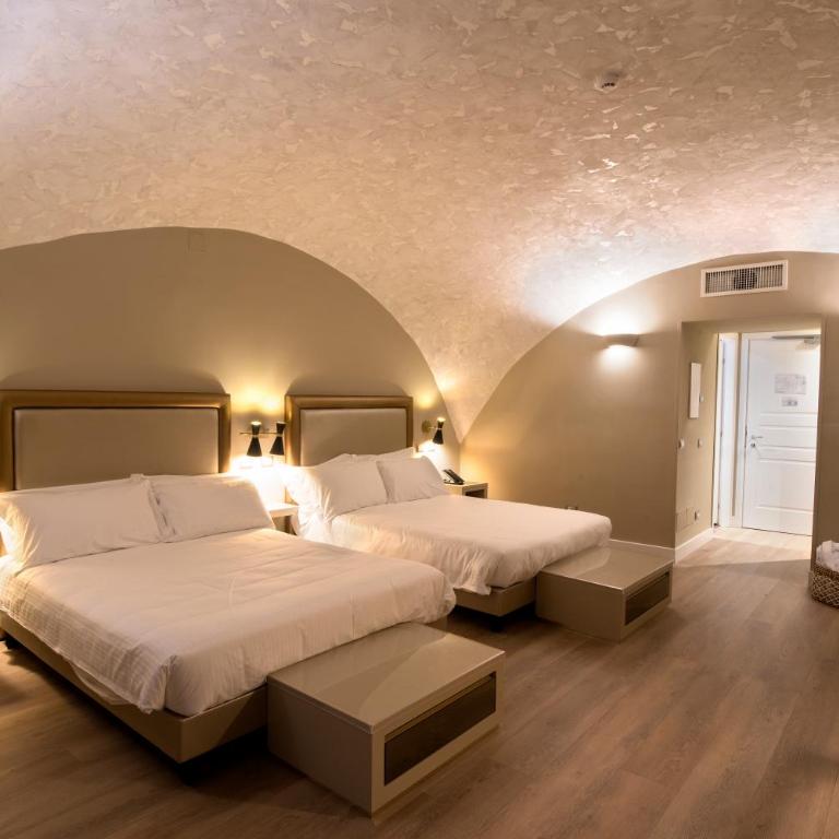 Caruso Place Luxury Rooms & Suites - Suite con Letto Matrimoniale Queen Size - 2