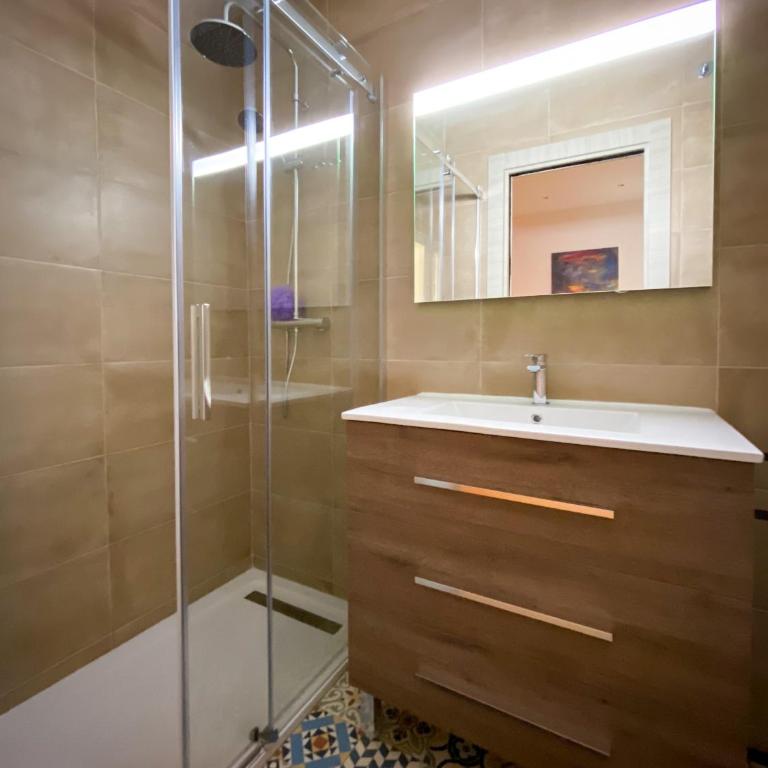 SOL Apartamento Madrid Centro junto a SOL - Three-Bedroom Apartment - 8