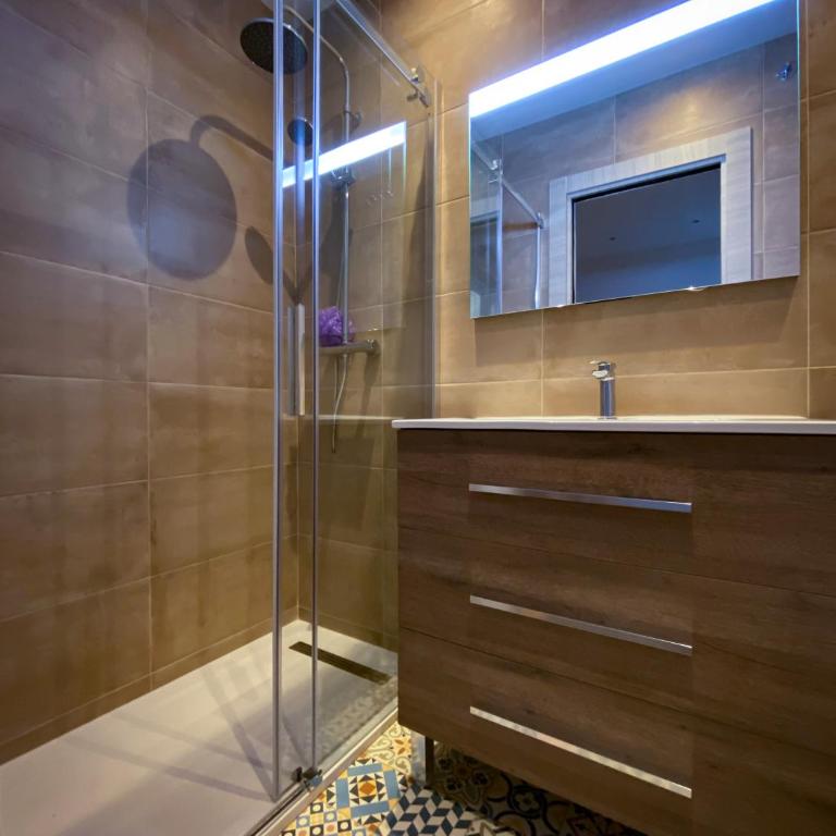 SOL Apartamento Madrid Centro junto a SOL - Three-Bedroom Apartment - 34