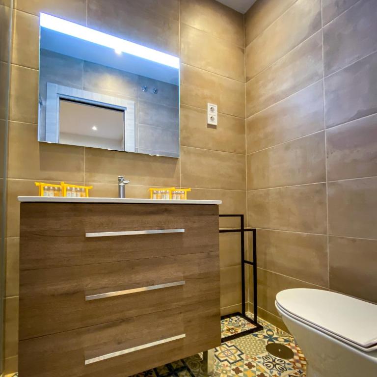 SOL Apartamento Madrid Centro junto a SOL - Three-Bedroom Apartment - 35