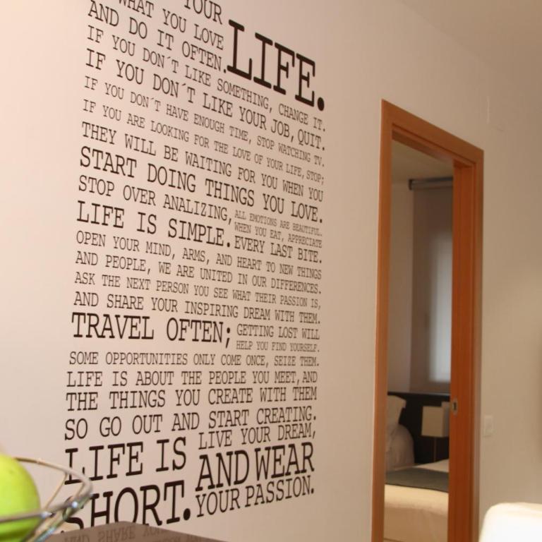 Home to Home Barcelona - Two-Bedroom Apartment - 24