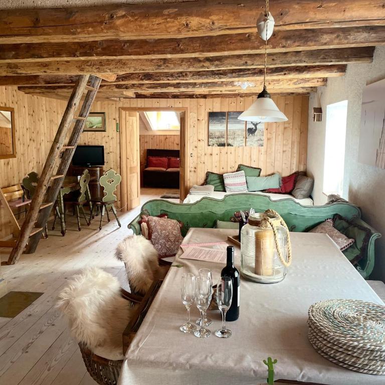 Cherz Romantic House - Apartment with Garden View - 3