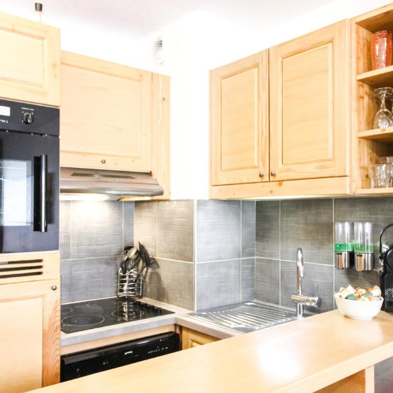 Newly redecorated 2-bed ski-in ski-out family apartment - Appartement avec Balcon - 27