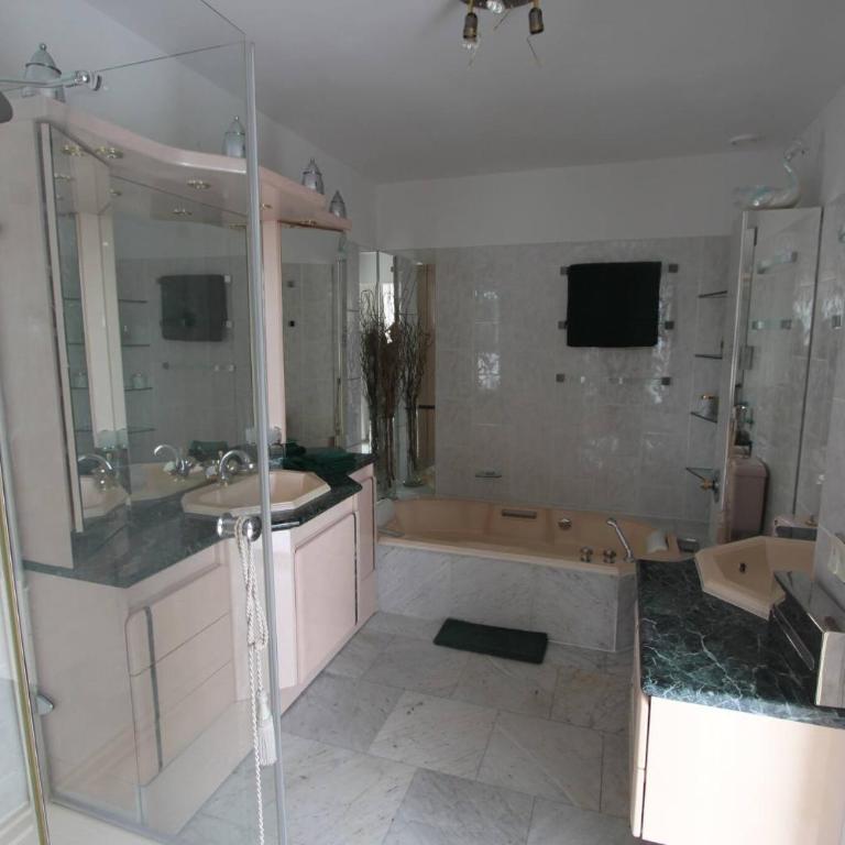 Juan Les Pins Near Cannes Beaches 18-20 Guests - Villa - 70