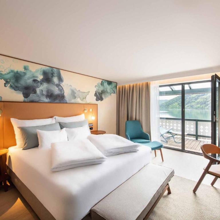 SEEGLÜCK Hotel Forelle Superior - Großes Deluxe Doppelzimmer mit Balkon und Seeblick - 1