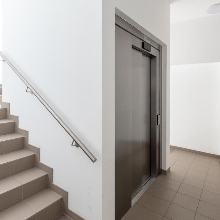 Limehome Linz Hopfengasse - Suite L mit 1 Schlafzimmer - 12