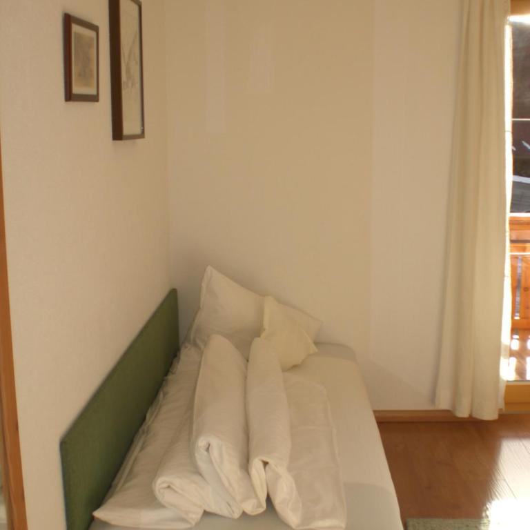 Pension Angern - Dreibettzimmer - 2