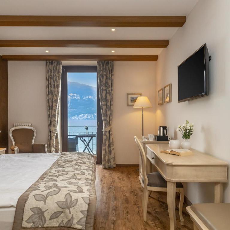 Lake Front Hotel Brenzone - Junior Suite Deluxe - 1