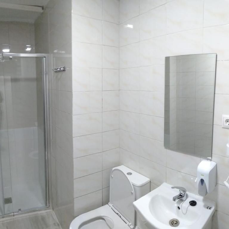 HOSTAL Noche y Dia - Double Room with Shared Bathroom - 2