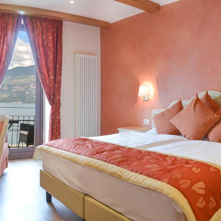 Lake Front Hotel Brenzone - Suite Superior - 4