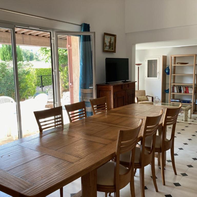 10 à 12 pers FAMILLE Amateurs randonnée Boulouris Panorama Saint Raphael Tennis Piscine partagé - Maison 5 Chambres - 35