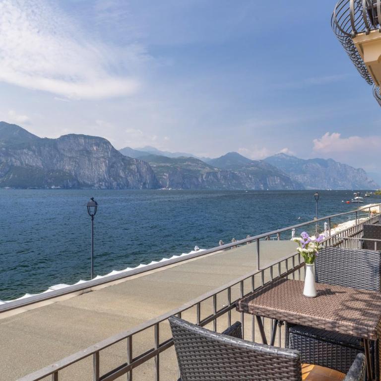 Lake Front Hotel Brenzone - Suite King - 4