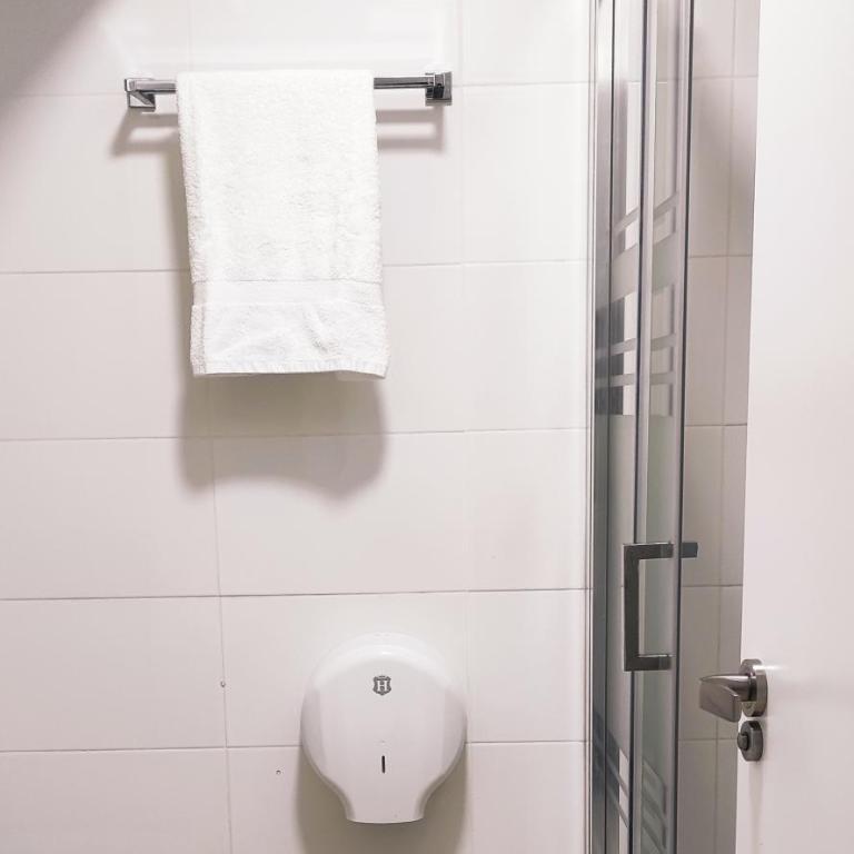 Motel lavapies - Habitación Doble con baño privado - 8