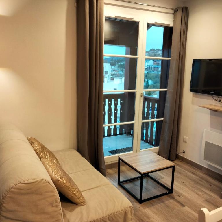 Panoramic Les Angles - Apartment with Lake View - 14
