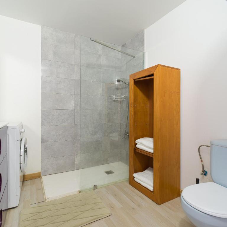 Top view central spacious apartment - One-Bedroom Apartment - 24
