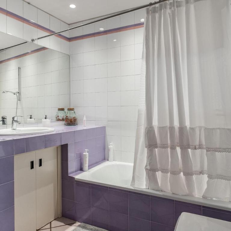 Studio Fusari a Piazza Maggiore by Wonderful Italy - Queen Room - 6