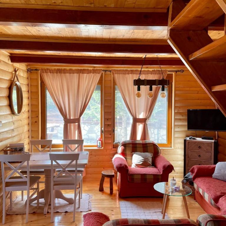 Mountain Star - Three-Bedroom House - 7