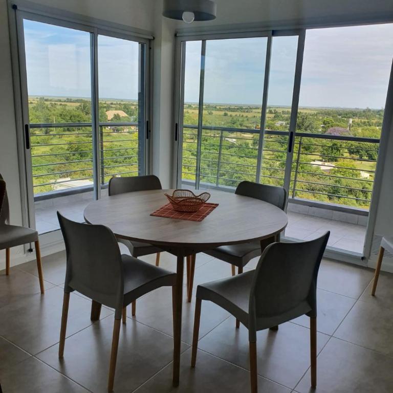 Departamento con vista al río - Apartamento de 2 dormitorios - 1