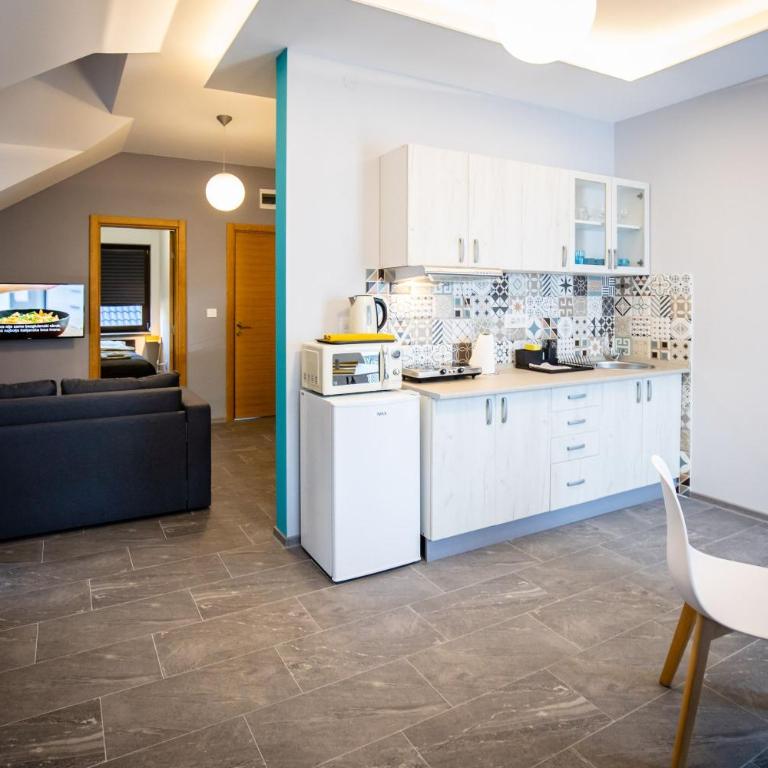 Gray brick - One-Bedroom Apartment - 8