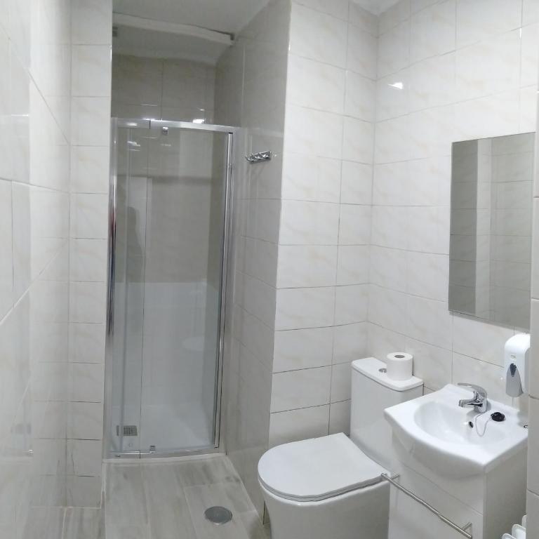 HOSTAL Noche y Dia - Double Room with Shared Bathroom - 8
