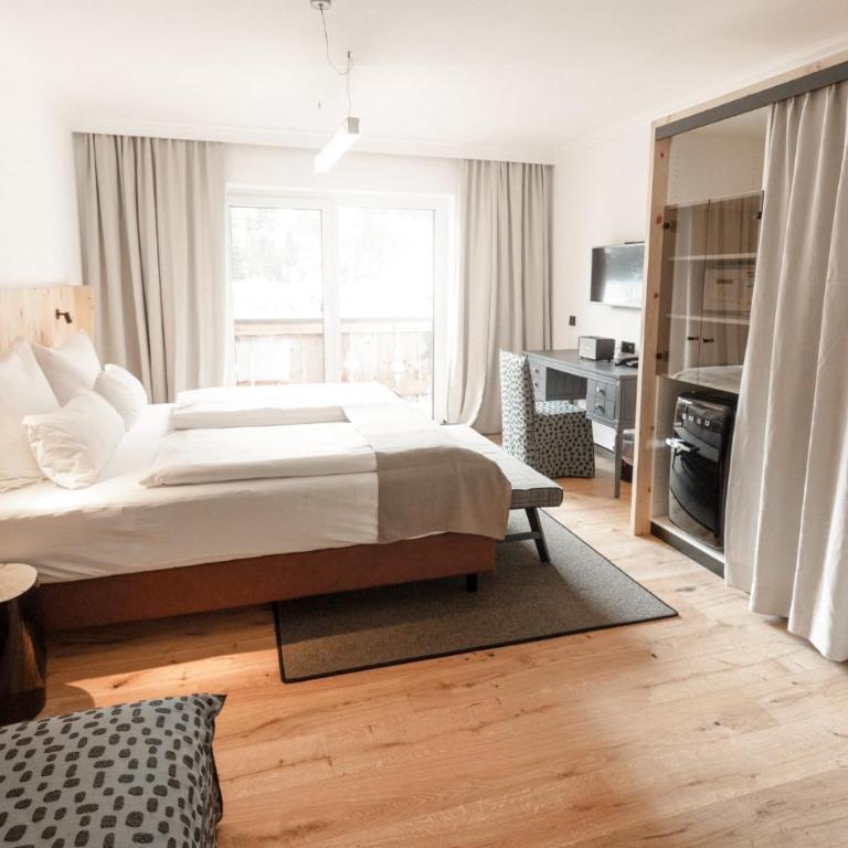 Hotel & Appartements Tiroler Buam - Doppelzimmer mit Balkon - 2