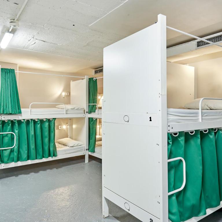Hola Hostal Eixample - Bed in 24-Bed Mixed Dormitory Room - 5
